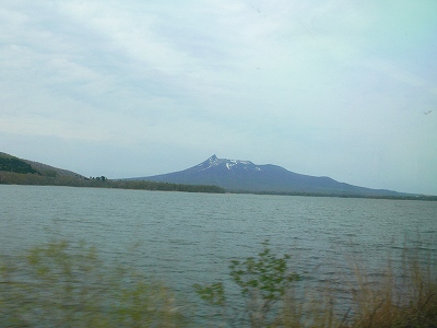 小沼越しの駒ケ岳