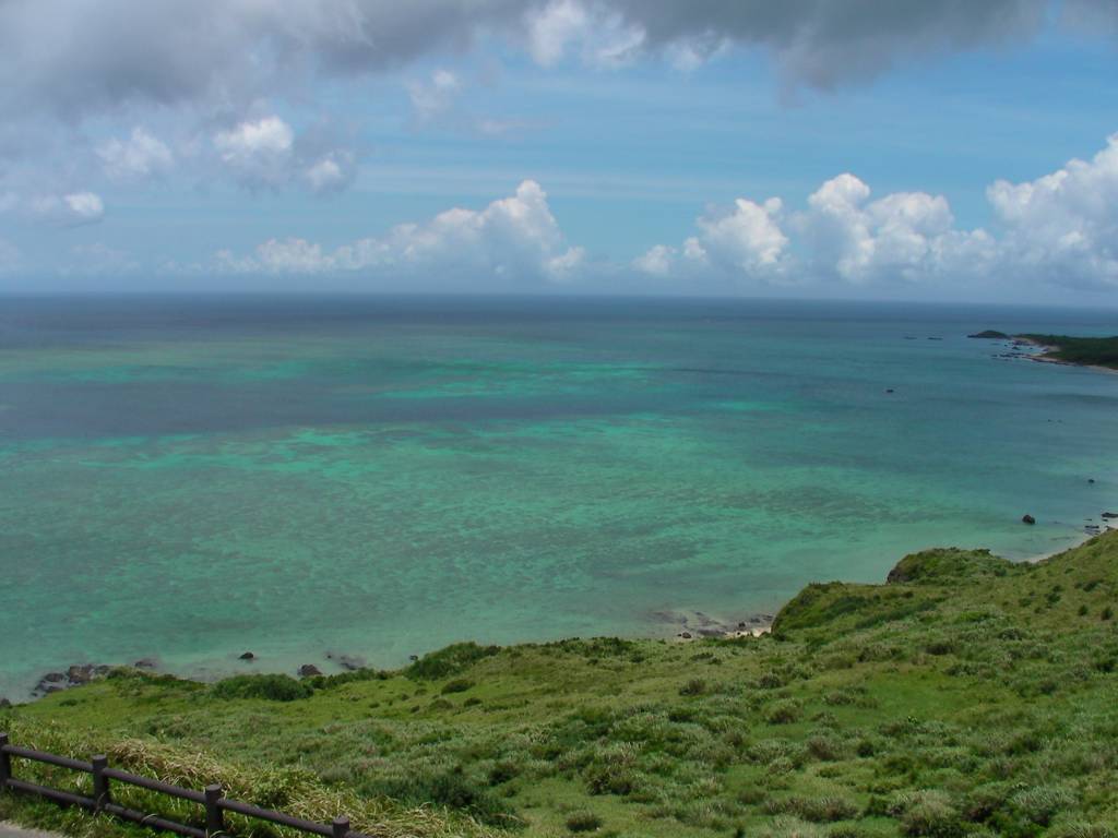 石垣の海