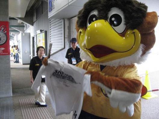 穢れたくん、Tシャツをアピール