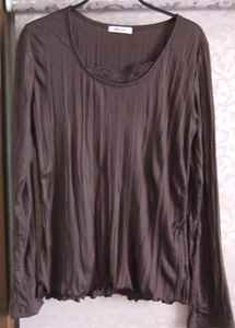 安っぽいシワ加工カットソー