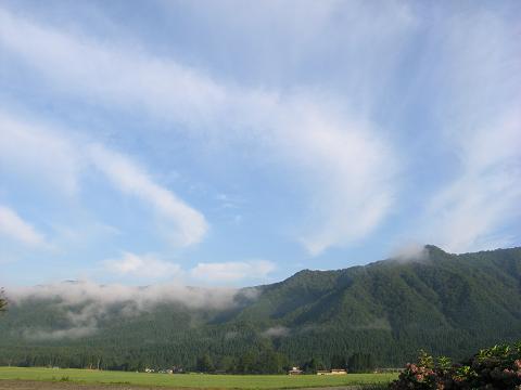 朝の雲