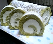 抹茶ロールケーキ