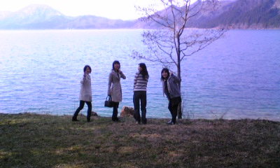 田沢湖の湖畔.JPG