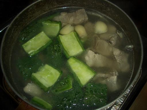 07071016.骨付きスペアリブを使った苦瓜のスープ～４.jpg