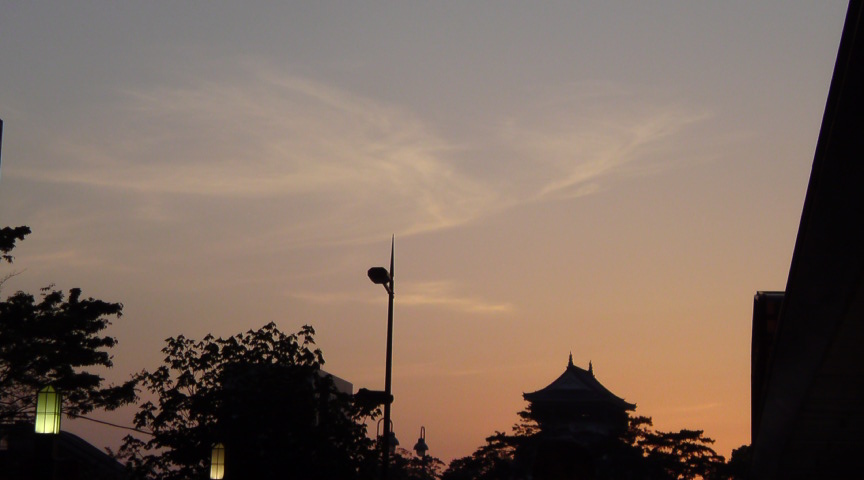 小倉城と夕日