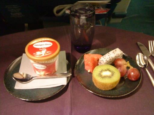 940 CX HKG-NRT.JPG
