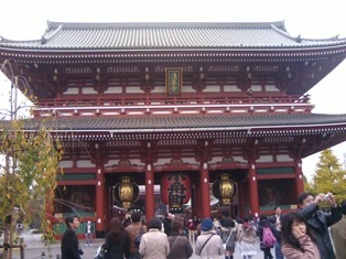 改修が済んだばかりの本堂