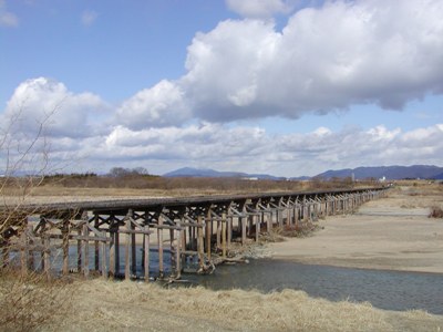 木津の流れ橋全景