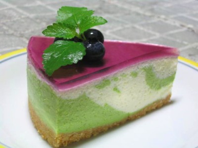 レアチーズケーキ（抹茶入り）