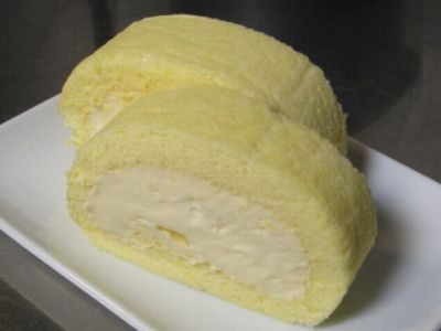 ２回目に作ったホワイト生地のロールケーキ