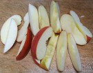 リンゴを細かくカット：３５０ｇ