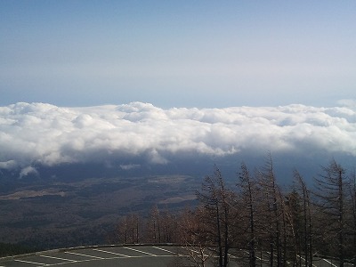 雲の下は雨か？