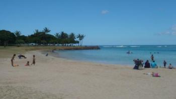 アラモアナビーチ