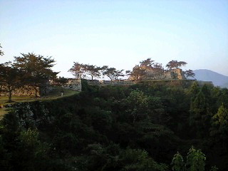 北千畳から本丸を眺める