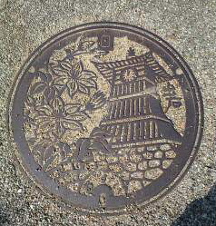 マンホールの蓋（出石）