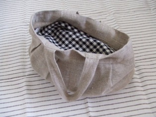 リネンラウンドバッグ