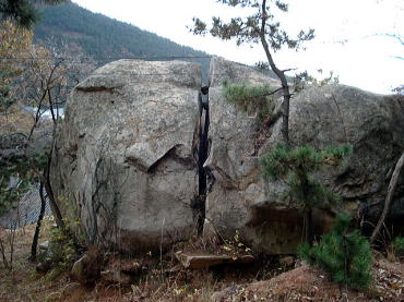 太清宮、大きな岩