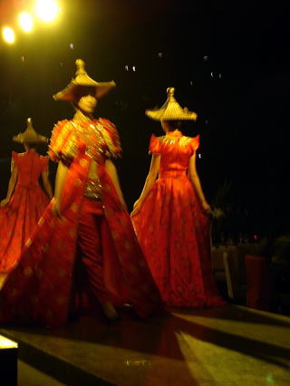 中国ファッションショ－（寺）