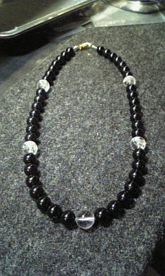 オニキス１０ミリ　四神獣彫刻珠　水晶１２ミリ　ネックレス.jpg