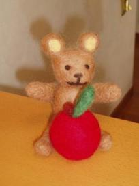 くまとりんご