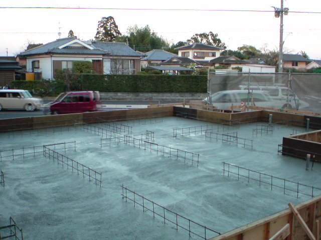 ベースコンクリート打設