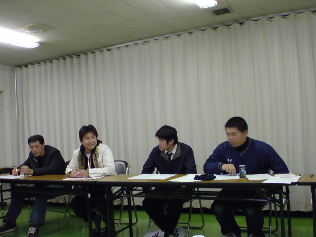 20：00を過ぎてひとり、またひとり…と参加者がやって来て