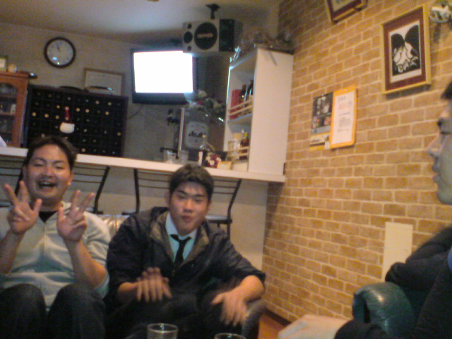 いつも以上にご機嫌なサトシ（左）