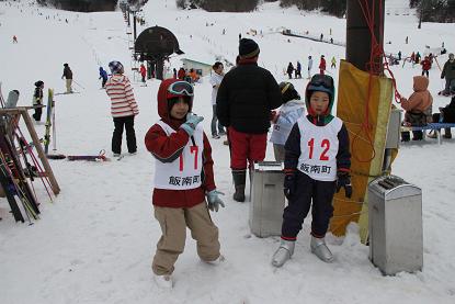 選手登録後の2人.JPG