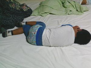 長男のおかしな寝姿