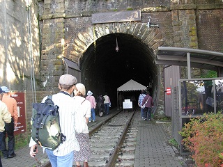 トンネル外