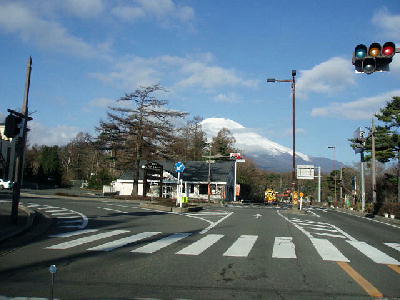 旭が丘交差点より