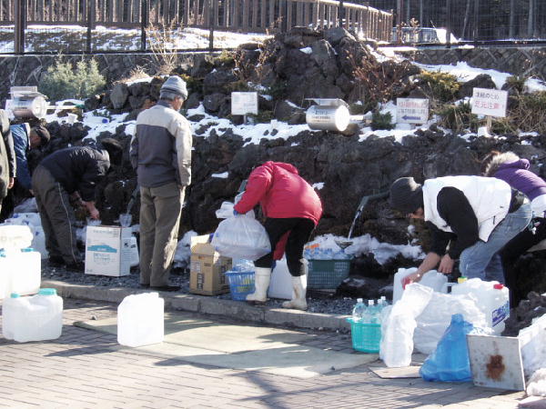 道の駅富士吉田の水汲み場1