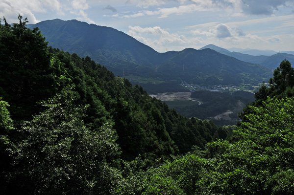 宝満山を望む