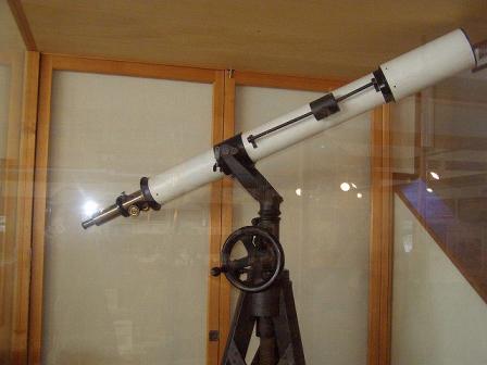 普通の望遠鏡