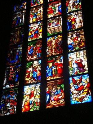 ドゥオモステンドグラス