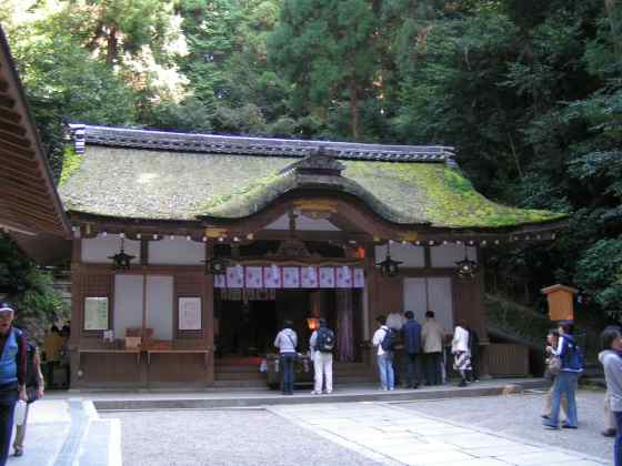 奈３m1狭井神社