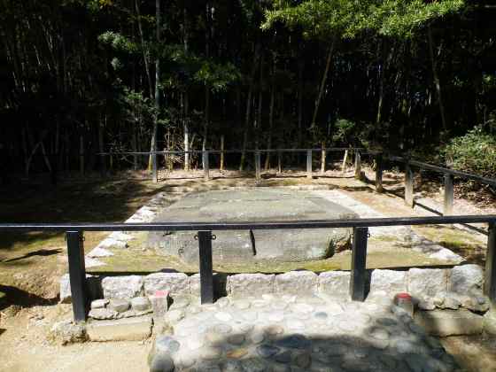 奈5c1鬼の雪隠・俎