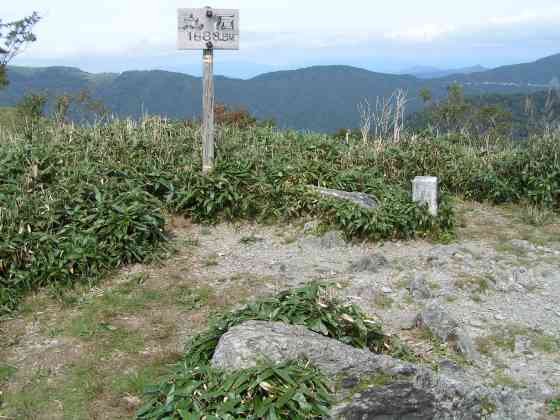 徳剣山登51丸山頂