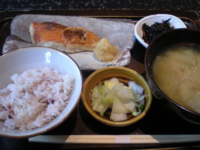 響　焼き魚定食