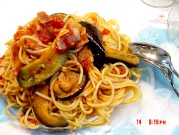 ベーコンと茄子のアラビアータ