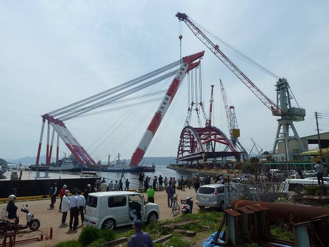 第二音戸大橋橋桁移動工事　平成23年4月21日～25日 2