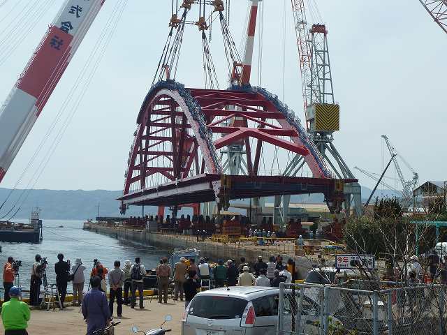 第二音戸大橋橋桁移動工事　平成23年4月21日～25日 2