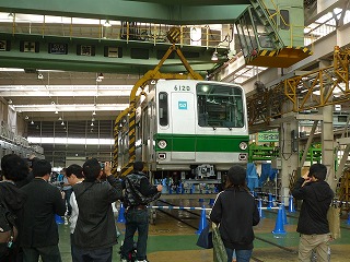 宙づりの千代田線