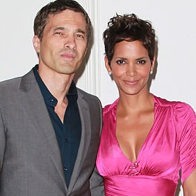 halle-berry-olivier-martinez-engaged.jpg