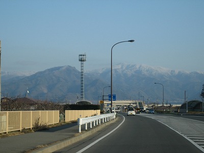 遠くの山