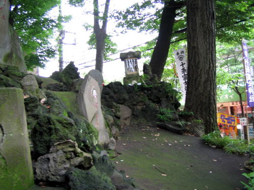かつての登山道と小御嶽神社
