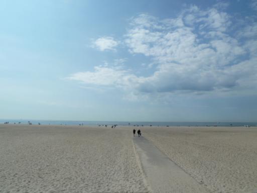 ロッカウェイ・ビーチの広大な砂浜