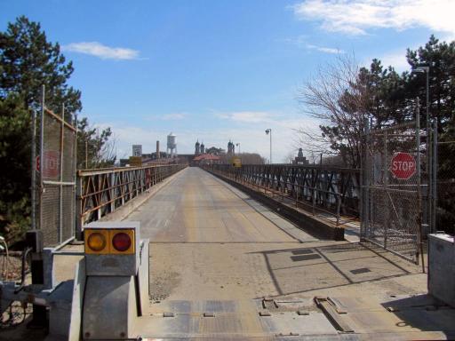 エリス島に渡る橋