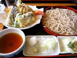 喫茶店「ラ・ネージュ」さんのそば.jpg