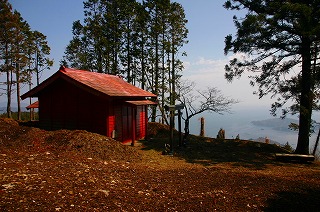 s-s-29 大六天山　三国神社.jpg